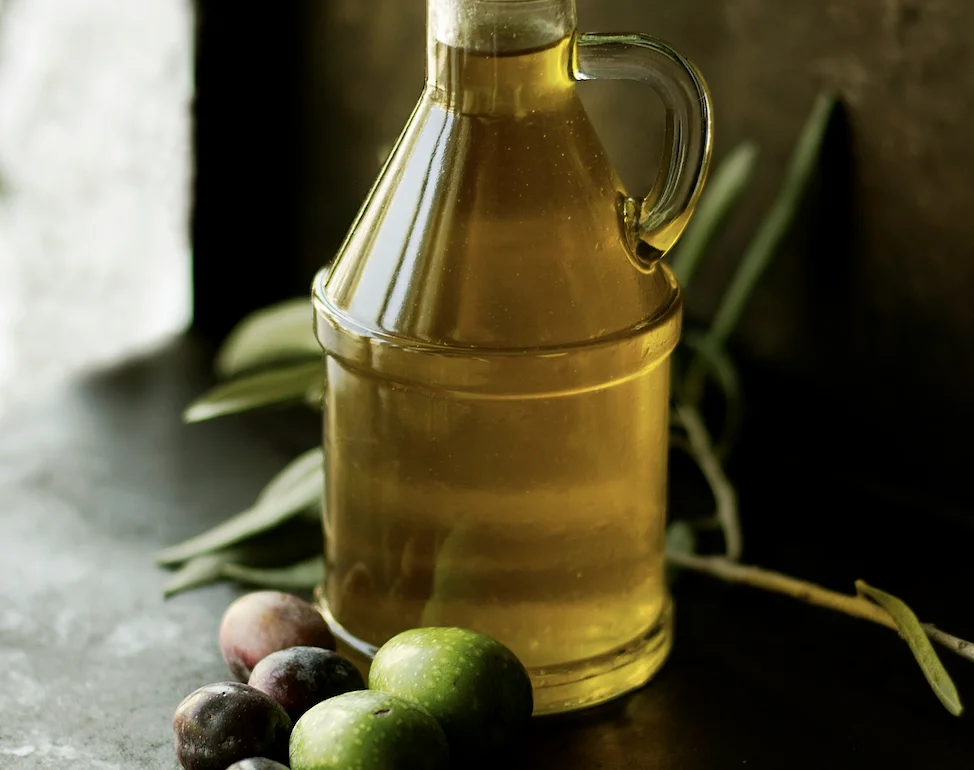 How to Choose the Best Olive Oil (And Avoid the Fake Ones)