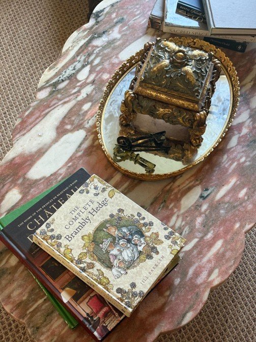 The Complete Brambly Hedge illustrated book of cozy mouse homes